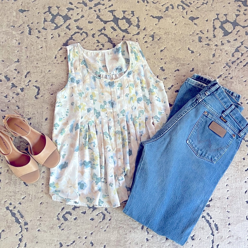 Silky Button Up Sleeveless Lauren Conrad Top Sz Small